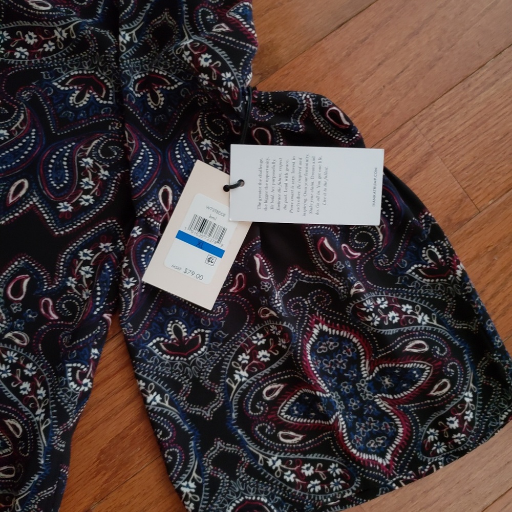 Ivanka Trump Blouse - Picture 2 of 4